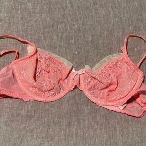 VICTORIA’S SECRET BRA 34C BRAND NEW